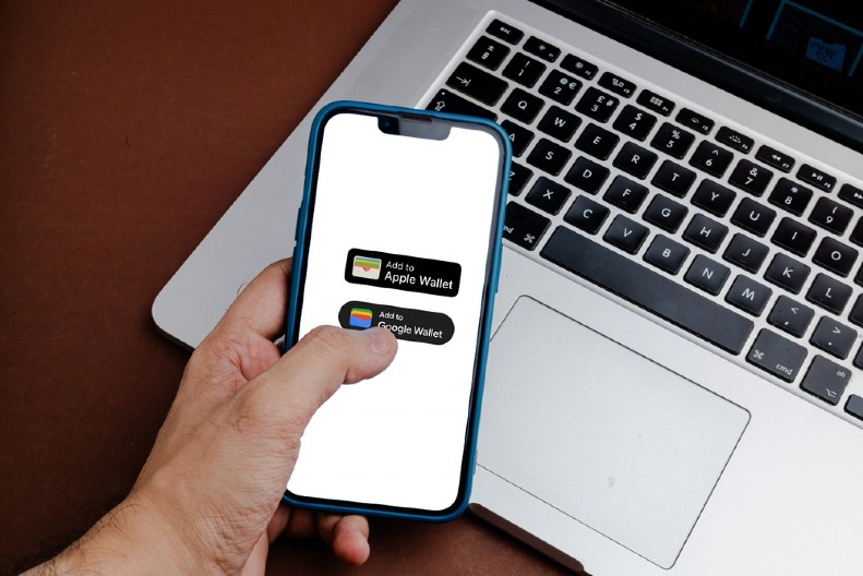 REKERDNI PRIHOD EPL-A U INDIJI Najbolje se prodavali telefoni i računari