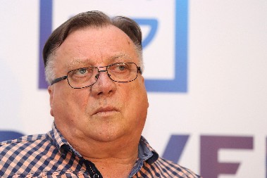 REGION U SUZAMA ZBOG PORUKE HALIDU BEŠLIĆU Pevač i dalje na onkologiji, stigla mu podrška u teškom trenutku