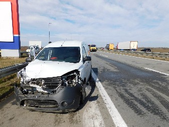 STRADAO MUŠKARAC Detalji stravične nesreće kod Pećinaca, dvoje povređeno, hitno prevezeni u bolnicu