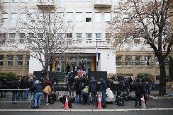 "NOSILA SAM SVOJE DETE DEVET MESECI U STOMAKU DA BI DOŠAO OVAJ SKOT DA GA UBIJE" Reči majke nastradalog mladića iz Mladenovca kidaju dušu