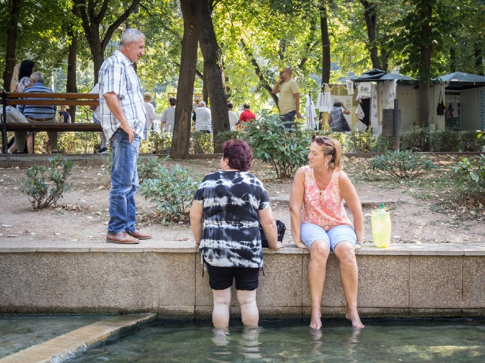 ''MOJA MAJKA I BAKA SU  RIZIKOVALE ŽIVOT DA BI...'' Potresna ispovest Srbina o ženama u porodici pokrenula žestoku raspravu na mrežama!