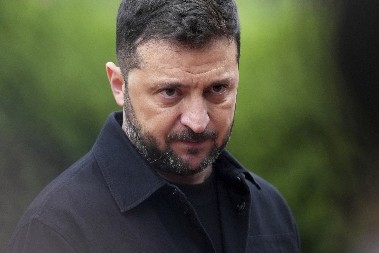 ZELENSKI PORUČIO: Putin neće stati zbog pregovora - već zbog ovoga