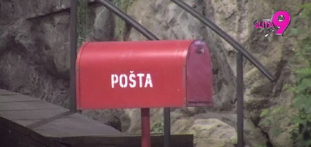 "ODUZIMANJE TROMESEČNOG HONORARA" Elita je tek počela, a produkcija hitno poslala pismo u Belu kuću