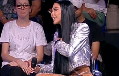 OVAKO IZGLEDA SILIKONSKA ZADNJICA OD 4.000 EVRA Maja Marinković se skinula u programu, da li vredi tolikih para?