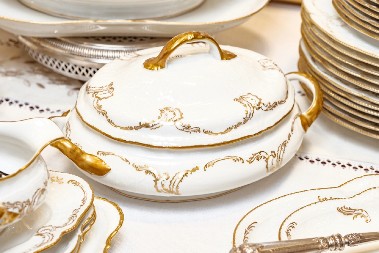 BAKIN SET ŠOLJICA MOŽE VAS OBOGATITI! Skriveno bogatstvo u svakoj kući: Proverite porcelan, možda vredi stotine hiljada evra!