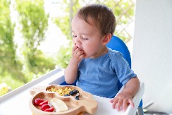 VOĆE ZA ZDRAVO DETE Odlično je za njihov imunitet i zdravlje creva, ali vodite računa o jednoj stvari u ranom uzrastu