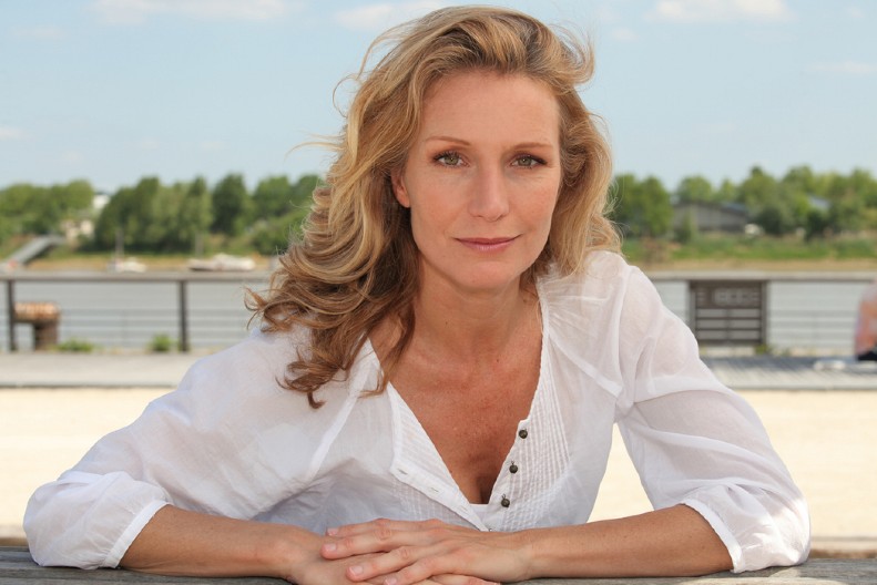 PET STVARI KOJIMA ŽENE POSLE 45 UPROPASTE SAME SEBI Greške koje nemaju veze sa godinama