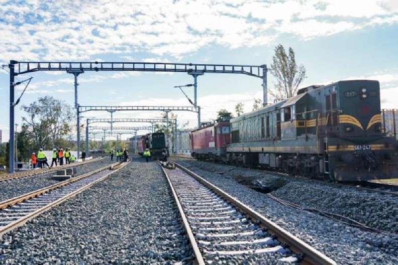 VOZ SMRSKAO AUDI NA PRUZI Užas kod Sopota!