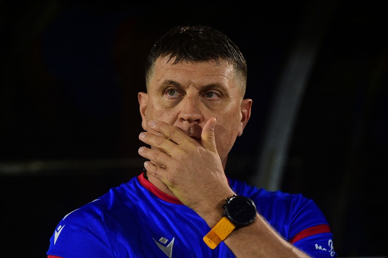 PROBLEMI Vladan Milojević čeka važne vesti pred Seltik