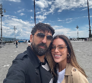 ISCURELA INTIMNA FOTKA SUPRUGE OGNJENA AMIDŽIĆA Mina u donjem vešu i sa pirsingom u pupku! (FOTO)