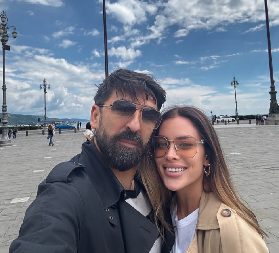 ISCURELA INTIMNA FOTKA SUPRUGE OGNJENA AMIDŽIĆA Mina u donjem vešu i sa pirsingom u pupku! (FOTO)