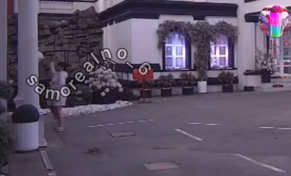 LETI STAKLO NA SVE STRANE Miljana Kulić lomi sve oko sebe, oštetila imovinu televizije Pink, pa pokušala da pobegne (VIDEO)