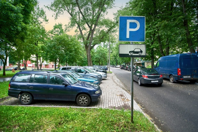 KOMPLETAN VODIČ KROZ PARKING ZONE U BEOGRADU Ovde možete da ostanete samo pola sata – a kazna stiže odmah
