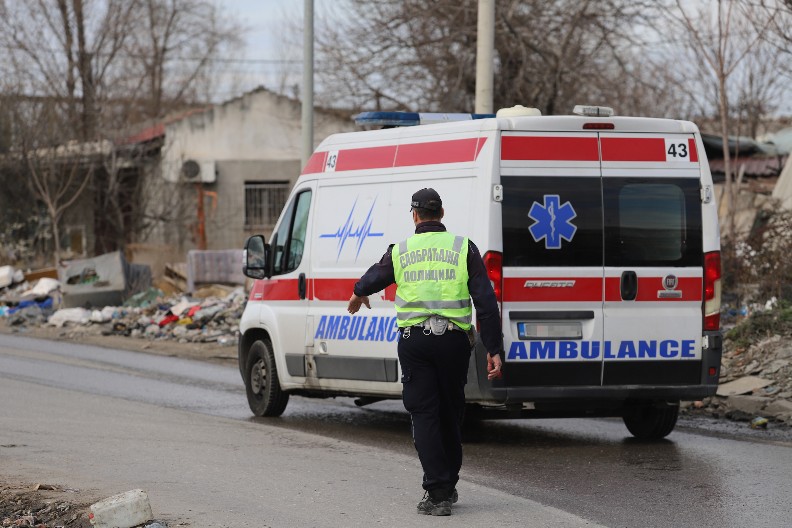 TINEJDŽER POVREĐEN U UDESU Dečaka oborio automobil