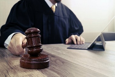 "UBICA NAŠE MAJKE SVE JE PRIZNAO" Prošao je u pratnji  zatvorskih stražara, pogledao me je i odmah spustio pogled