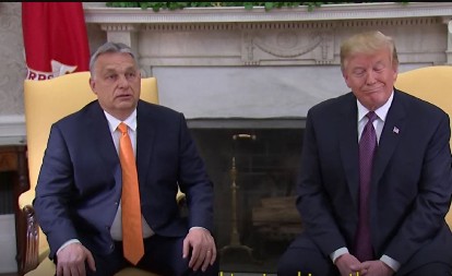 AU, TRAMP POZVAO ORBANA DOK JE RADIO OVO SA ŽENOM "Slušaj Viktore..." (VIDEO)