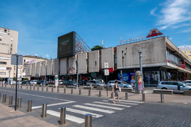 CRNA GORA NASTAVLJA DA SE BRUKA Podgorica uputili protestnu notu Prištini, Ministarstvo počelo da se pravda