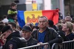 HAOS U MOLDAVIJI NA POMOLU, RUSI TVRDE DA NATO SPREMA INVAZIJU! Evo na šta se sve žale poražene stranke bliske Kremlju, njihov vođa pozvao na okupljanje (FOTO)