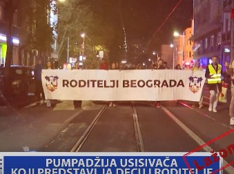Pumpadžija usisivača koji predstavlja decu i roditelje (VIDEO)