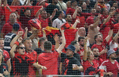 FIFA HITNO REAGOVALA Albanci kažnjeni pred meč sa Srbijom