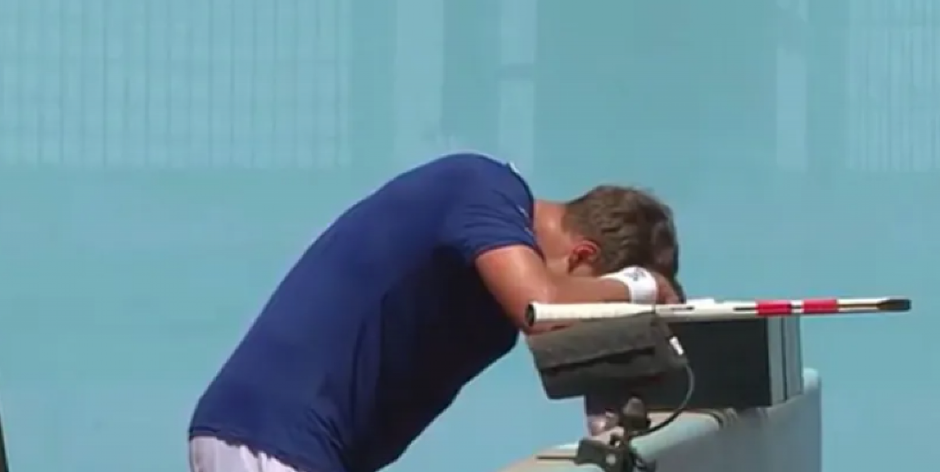 HAOS NA HAMADOVOM MEČU Međedović se borio da dođe do vazduha, Francuz ga napao