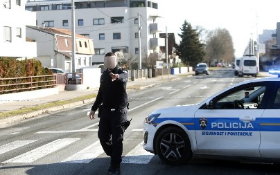 LETELI 70 METARA U PROVALIJU PA ZAVRŠILI U MORU Novi detalji užasa kod Senja, poznat identitet četvoro nastradalih