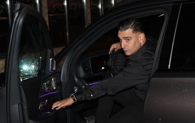 EVO KAKO DARKO LAZIĆ IZGLEDA 10 DANA NAKON UDESA Pevač pokazao povredu, ogroman rez na glavi i kopče (FOTO)