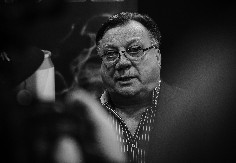 "SRCE HALIDA BEŠLIĆA JE PRESTALO DA KUCA..." Pevačica se tužnim rečima oprostila od kolege: "Hvala za svaku slomljenu čašu"