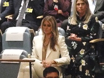 MELANIJA UHVATILA TRAMPA NA DELU Kad je videla ko izlazi iz njegovog stana – odmah ga ostavila