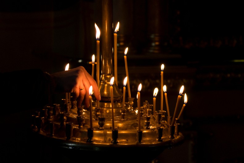 SUTRA SU MIHOLJSKE ZADUŠNICE: Ne zaboravite na običaje, a ove 3 stvari žene ne smeju da dotaknu!