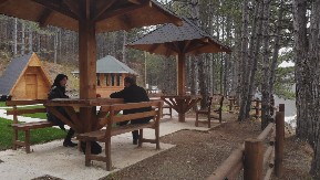 LEKOVITA BANJA DOBIJA SPORTSKI SADRŽAJ Tereni za tenis, košarku i odbojku gradiće se na crkvenoj zemlji