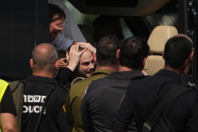 OVO JE PRVA STVAR KOJU JE ALON OHEL URADIO U BOLNIČKOJ SOBI "Prvi put nakon dve godine"