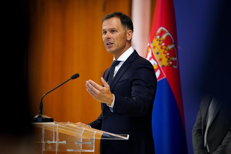 SINIŠA MALI UPUTIO ČESTITKU NAŠOJ REDAKCIJI POVODOM 18. ROĐENDANA: Nastavite da budete svetionik u svetu pouzdanih informacija!