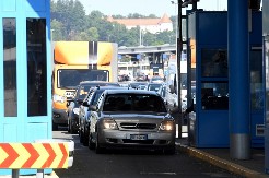 I DO ŠEST SATI Evo kolika su zadržavanja na graničnim prelazima