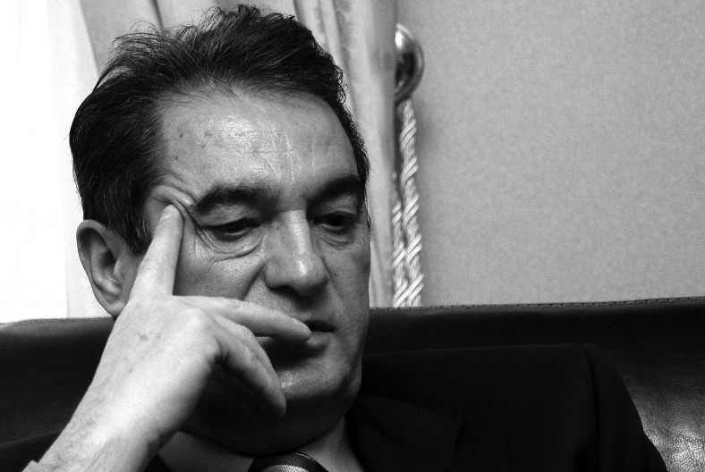 BLOKADERI SRAMNO ISMEVAJU SMRT GENERALA PAVKOVIĆA! Nemaju obraza, njima je ovo "zabavno i smešno"! (FOTO)