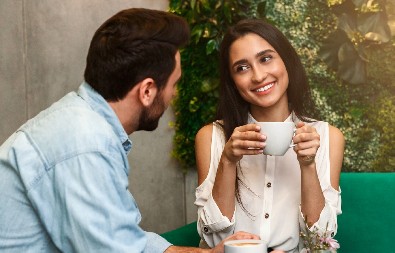 U POKUŠAJU DA BUDE ROMANTIČAN MLADIĆ SAKRIO VERENIČKI PRSTEN U KOLAČ Usledio je dramatičan obrt -  ovo uopšte nije očekivao