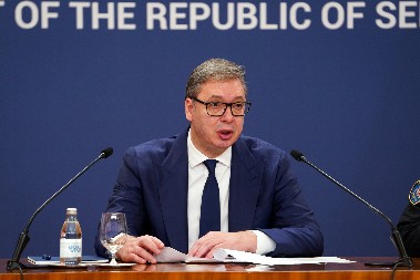 VUČIĆ UPOZORAVA: Mržnja koju indukuju pojedini političari i mediji je nešto sa čime moraju da prestanu