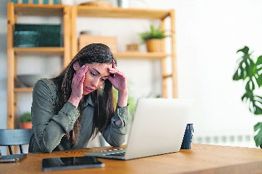 MOZAK BLOKIRA, PRITISAK SKAČE Prelazak na zimsko računanje vremena negativno utiče na čitav organizam