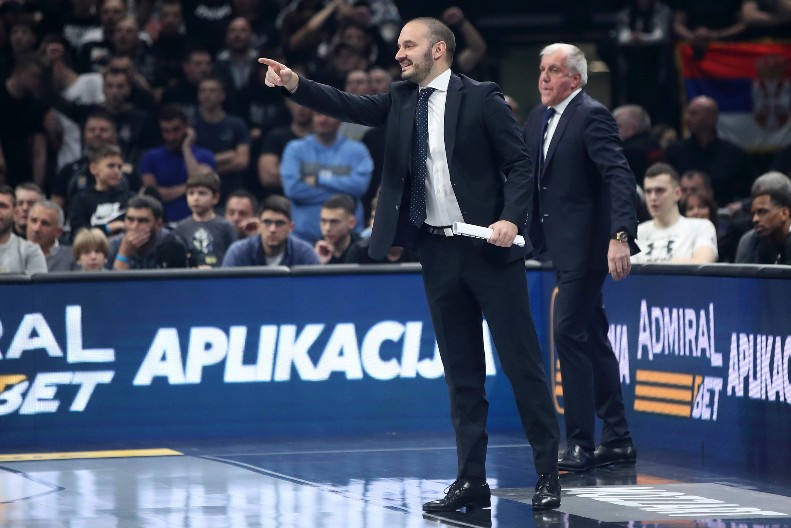 HRVAT MENJA SRBINA Poznat naslednik Karaičića na klupi Arisa