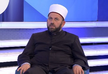 NARODE, POGLEDAJTE DOKLE IDE OVO LUDILO Crnogorskom reisu Fejziću Vučić kriv što su Turci u Podgorici izboli čoveka nožem!