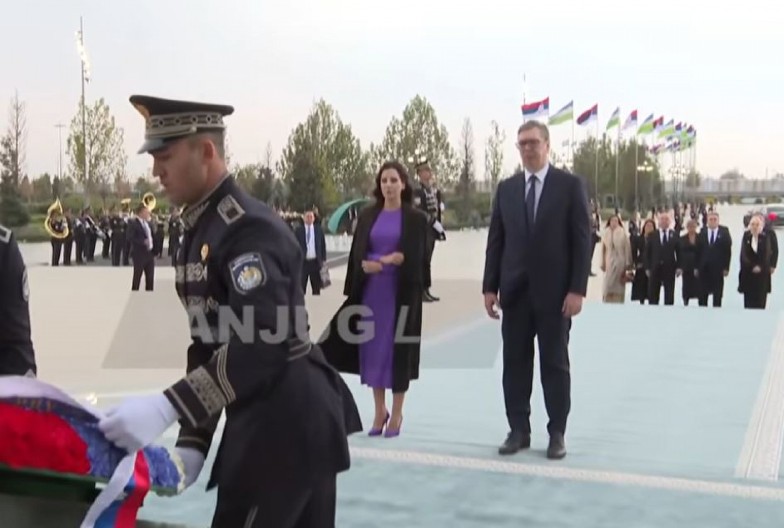 VUČIĆ POLOŽIO VENAC NA SPOMENIK NEZAVISNOSTI U TAŠKENTU Predsednik Srbije se sastaje sa predsednikom Mirzijojevim