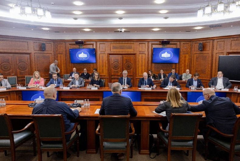 DRŽAVA SVE DRŽI POD KONTROLOM Organizacija za nacionalnu strategiju za krizne situacije u naftnom sektoru o aktuelnoj situaciji u vezi sa snabdevanjem naftnim derivatima