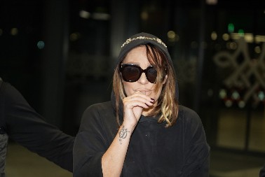 GDE JE ANA NIKOLIĆ NAKON SKANDALA SA RALETOM? Pevačica se ovde zaputila nakon što je sletela u Beograd, od kompozitora ni traga ni glasa