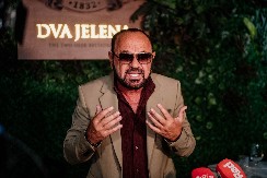 ŠOKIRAĆETE SE KADA SAZNATE KOJE JE PRAVO IME MILETA KITIĆA! Pevač otkrio šta mu piše u ličnoj karti!