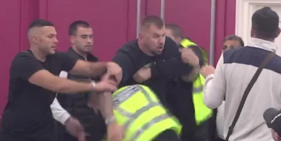 JANJUŠ PODIVLJAO, NIKO NE MOŽE DA GA ZAUSTAVI Obezbeđenje napravilo živi zid, karambol na imanju (VIDEO)