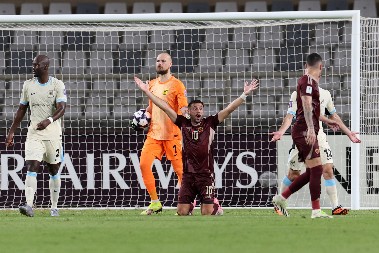 OVAJ ČOVEK JE NEUNIŠTIV Nova Tadićeva majstorija (VIDEO)