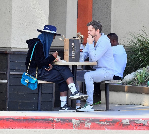 POČELI KAO "VEZA NA JEDNU NOĆ", NAKON 4 GODINE SE RAZVELI  Glumica je sada bez dlake na  jeziku otkrila šta zahteva od frajera u spavaćoj sobi!