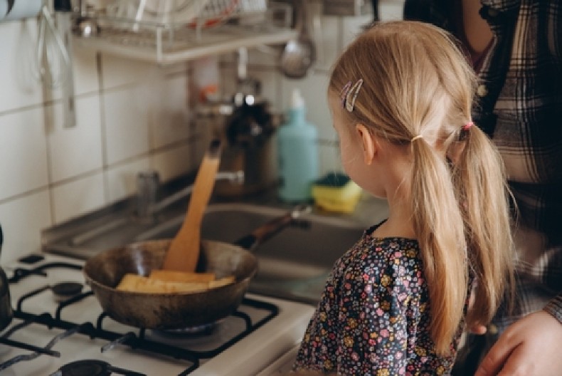 MNOGI SRBI OVO KORISTE U KUHINJI, A OPASNO JE PO ŽIVOT  Niste ni svesni šta držite blizu vaše dece!