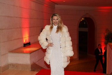 "NE VOLIM SVOJU GLAVU, KAO PUN MESEC JE" Rada Manojlović šokirala priznanjem: "Nagruvala sam 60 kilograma" (VIDEO)