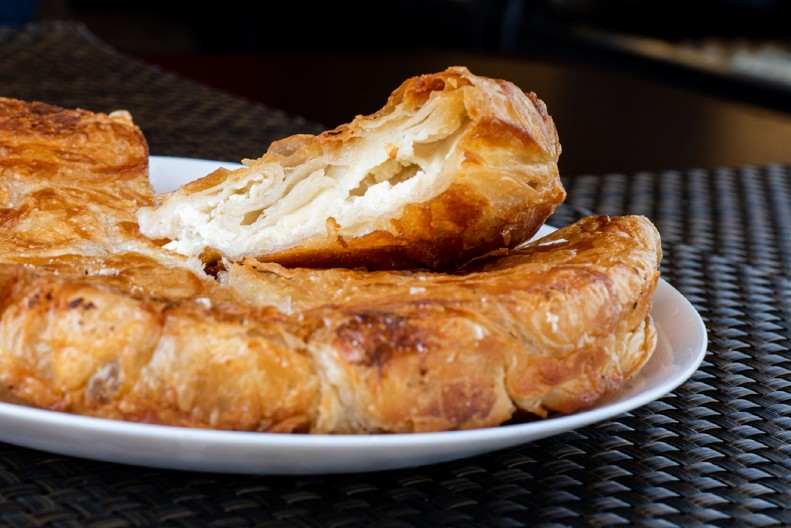 POSNI BUREK SA SIROM ZA SAVRŠENI PETAK Ukusom nimalo ne zaostaje za originalom